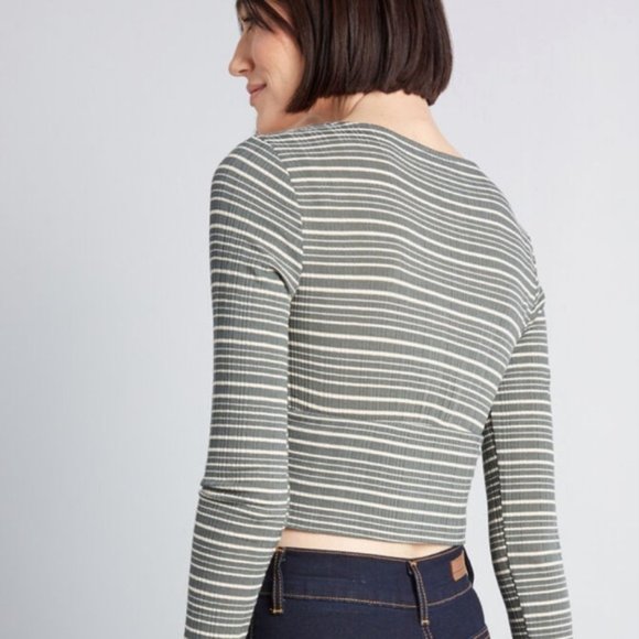 Modcloth Pair with Care Crop Top in gray/green and ivory stripe - Size M - Picture 5 of 9
